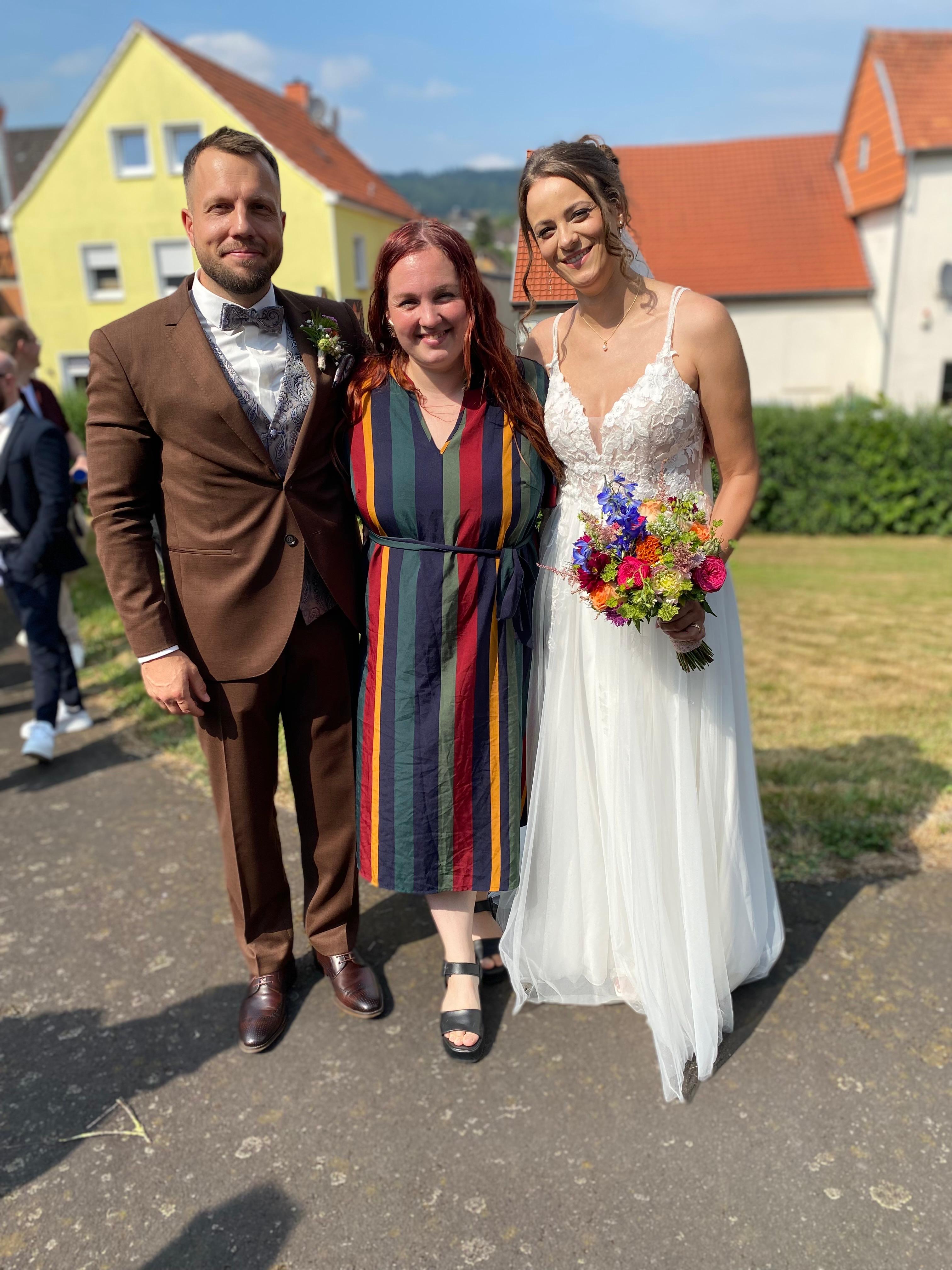 Melissa Niemann mit Brautpaar
